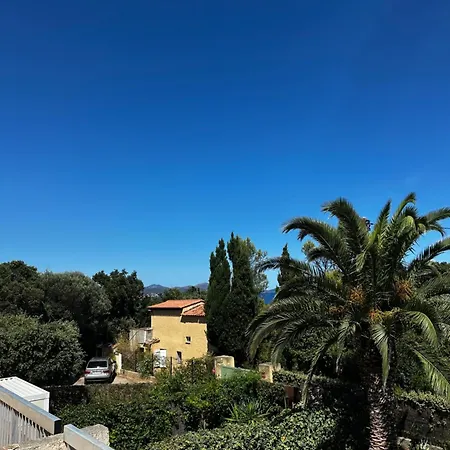 Beachfront In Lejlighed